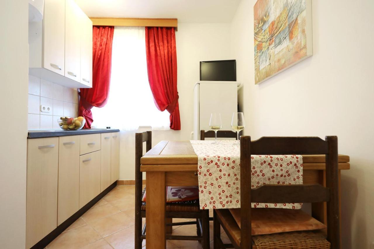 Apartmani "Jadran" Pag Town Exterior foto