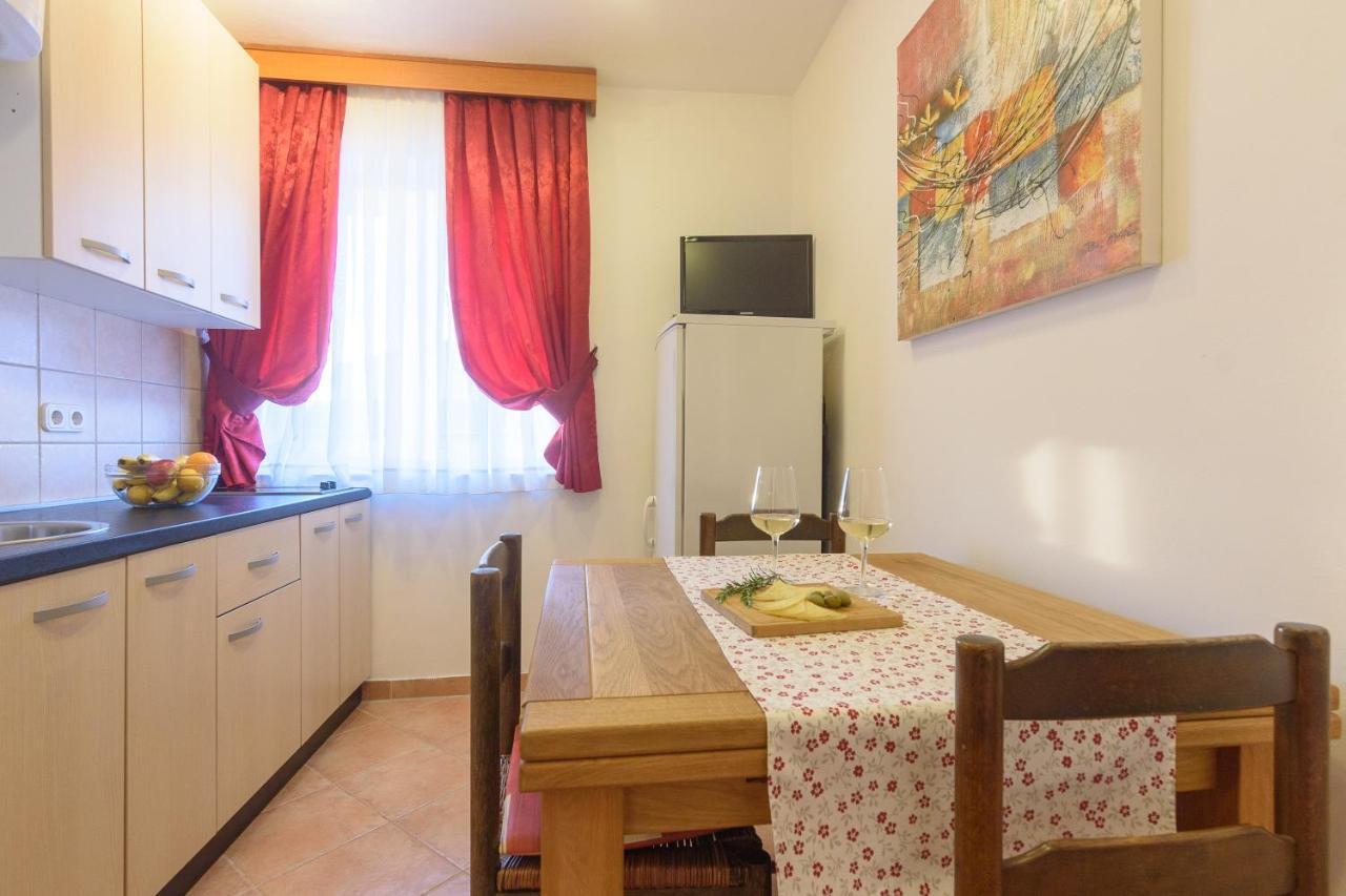 Apartmani "Jadran" Pag Town Exterior foto